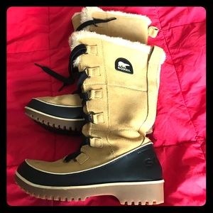 SOREL Faux Fur Snow Boots Women’s size 7.5